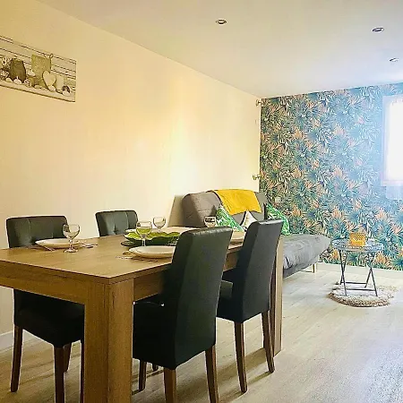 Apartment Proche Mer Avec Piscine Et Parking Fleury (Aude)