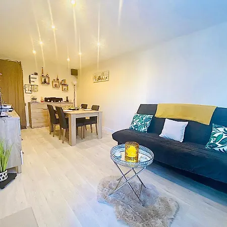 Apartment Proche Mer Avec Piscine Et Parking Fleury (Aude)