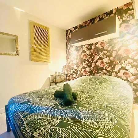 Proche Mer Avec Piscine Et Parking Apartment